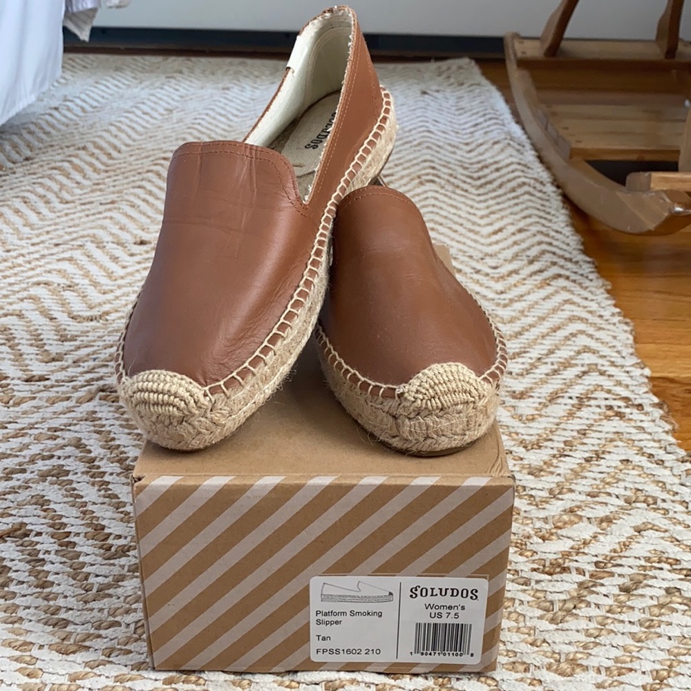 Soludos size 7.5 Platform Smoking Slipper in Tan